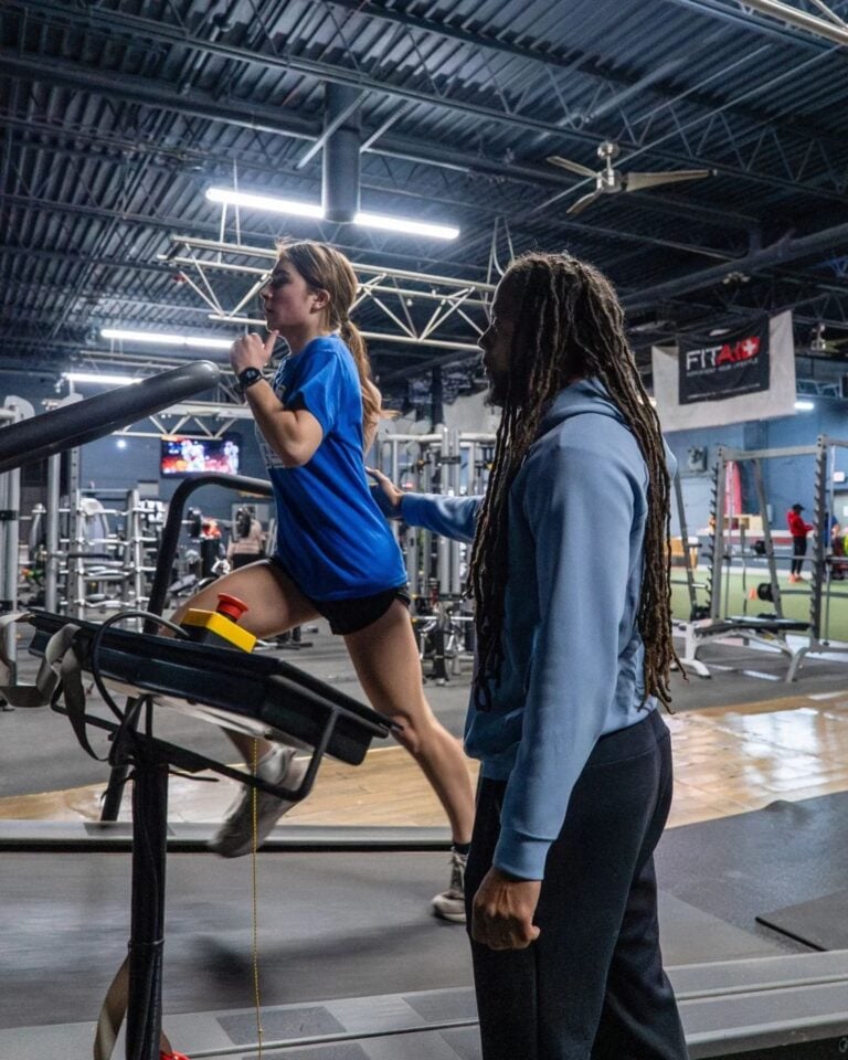 Personal Training in Geneva, IL: 1-on-1 Sessions vs. Group Classes